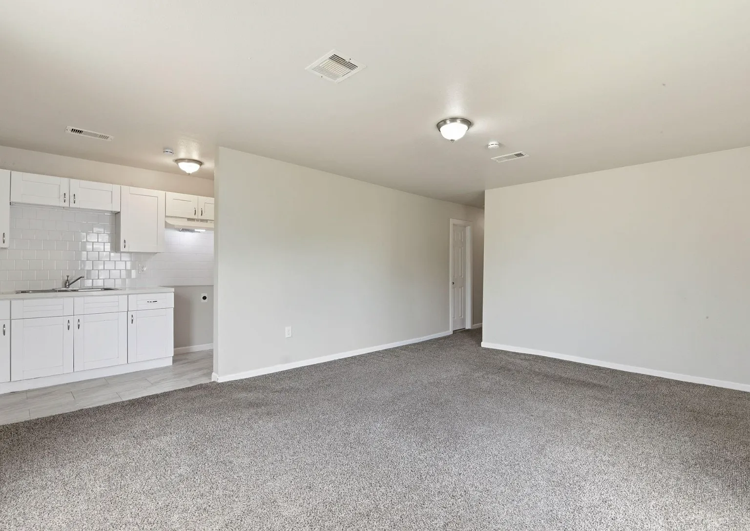 3 bed, 960 sqft, $1,250 — Photo 4