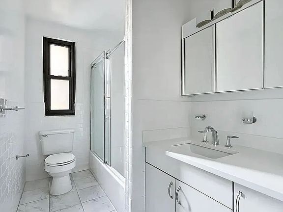 5th image of 20 5th Ave APT 11A