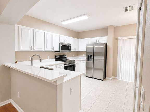 3rd image of 3423 Santa Rita Ln