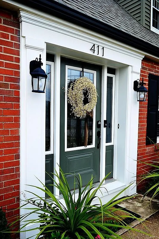 411 Royal Ave photo 1