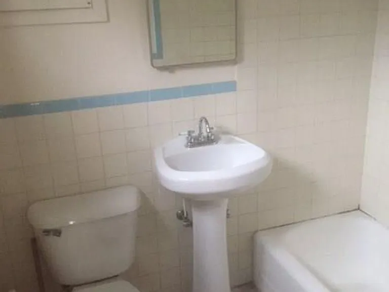 550 Whitney Ave #14 — Photo 5