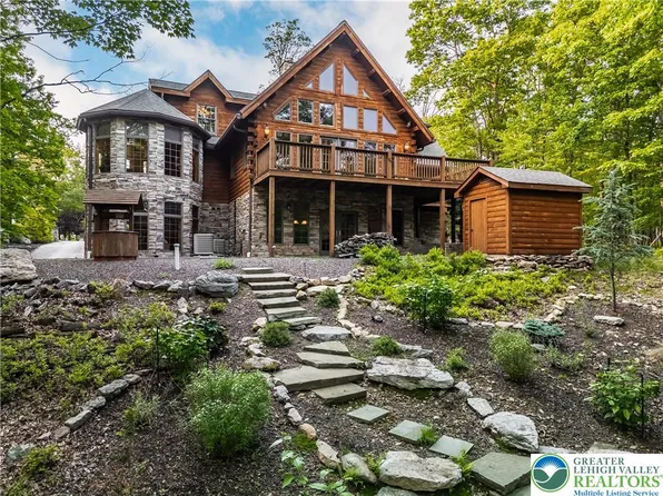 120 Dakota Dr, Hazleton, PA 18202