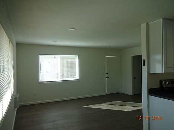 3rd image of 245 W Santa Barbara St APT D