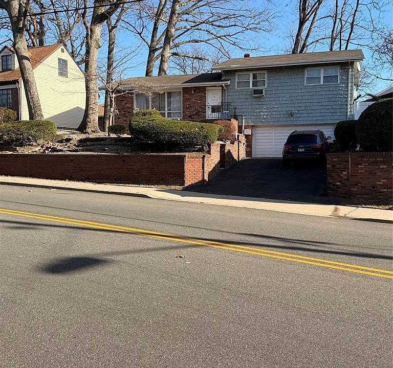 1st image of 1032 Glen Rd