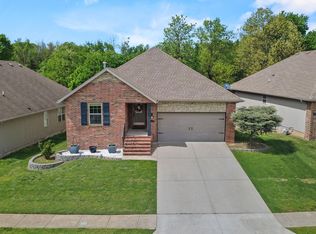 1157 S Maple Grove Ave, Springfield, MO 65804