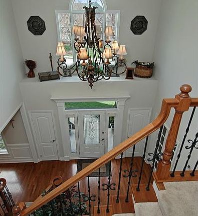 3rd image of 607 Ciderberry Dr