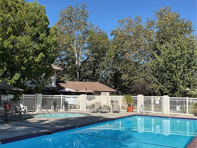 1141 Landsburn Cir — Photo 28