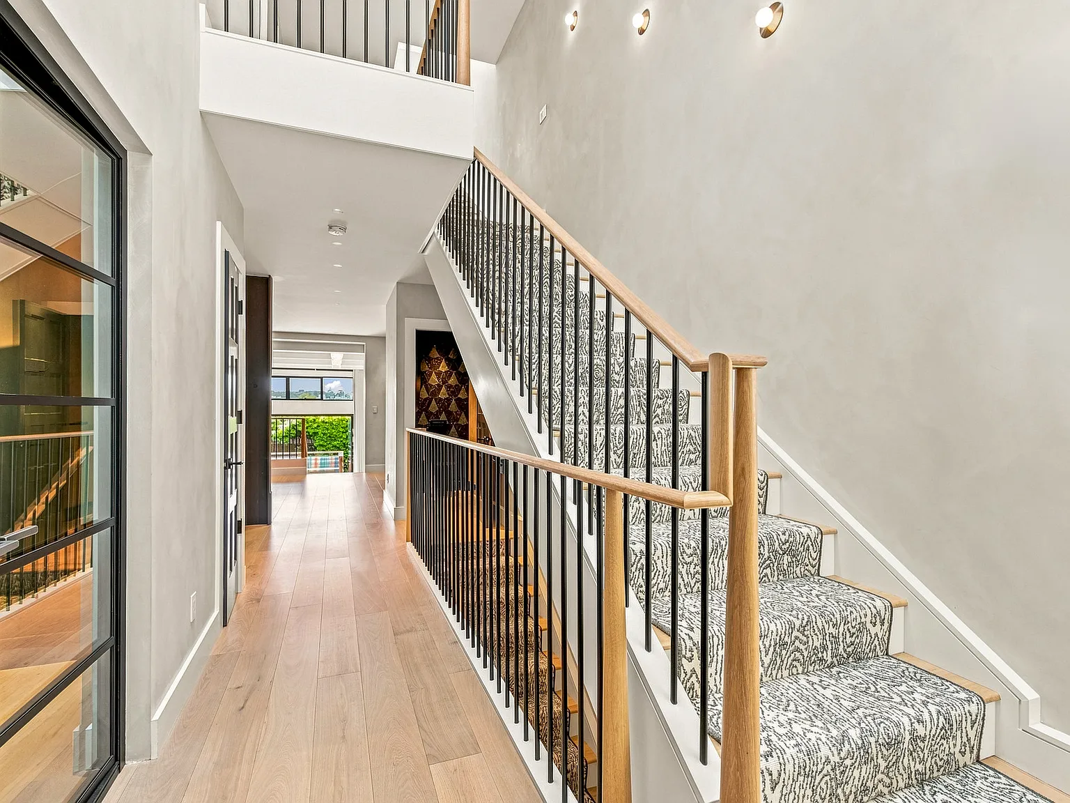 4 bed, 3.5 bath, 3026 sqft, $40,000 — Photo 2