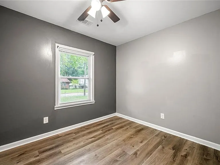 128 Alexander Ct — Photo 11