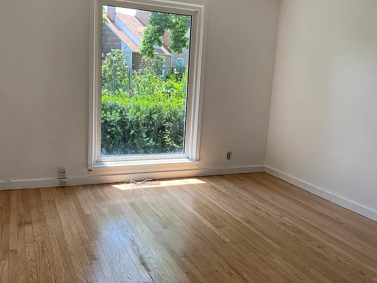 1426 Willow Ave — Photo 10