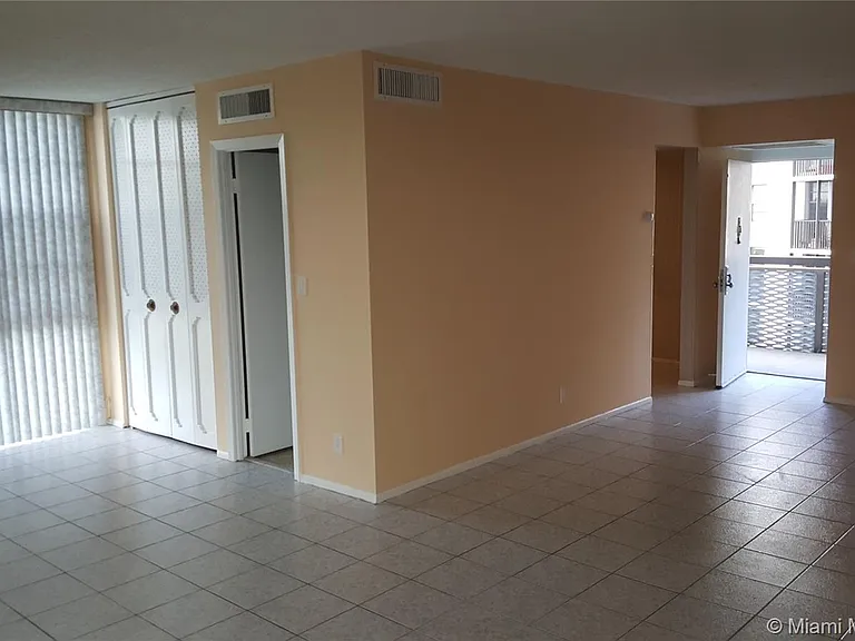 3401 N Country Club Dr #421 — Photo 26