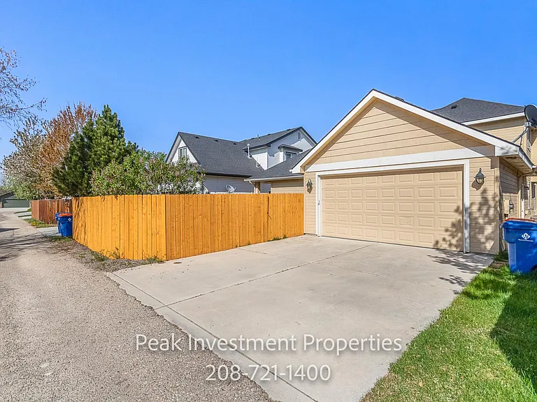 4721 S Silvermaple Ave — Photo 20