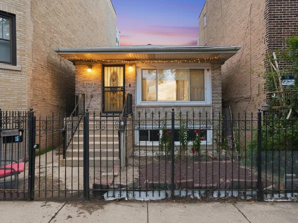 2922 W Nelson St, Chicago, IL 60618