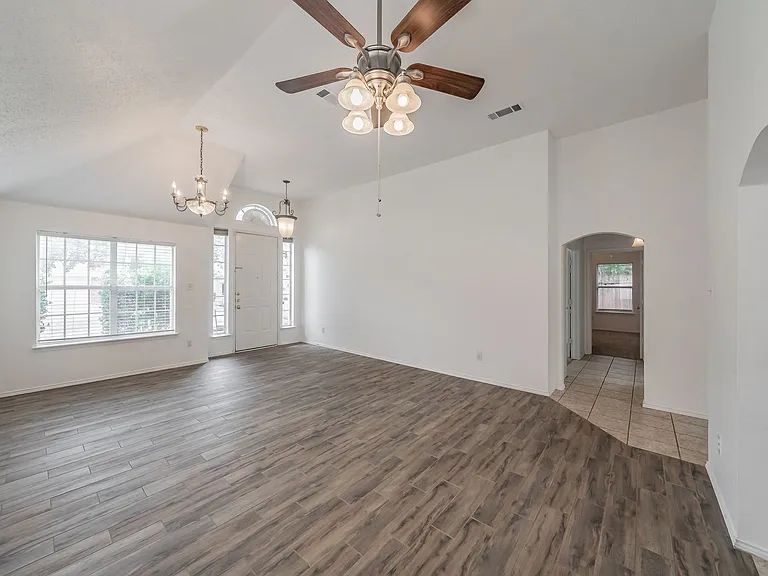 4728 Grant Park Ave — Photo 5