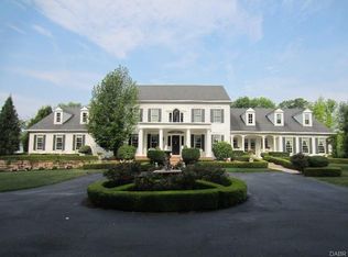 4400 Willow Creek Cir, Bellbrook, OH 45305