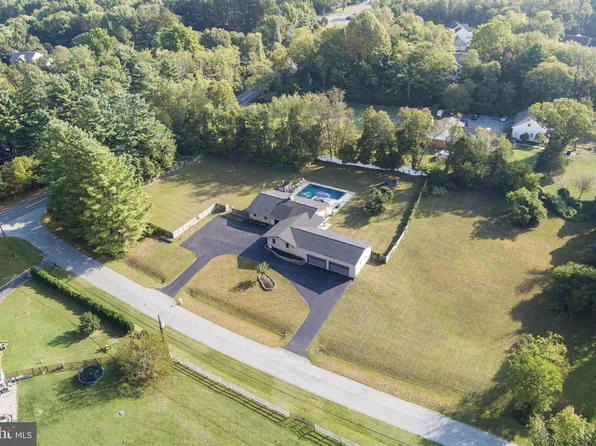 33 Goshen Ct, Gaithersburg, MD 20882