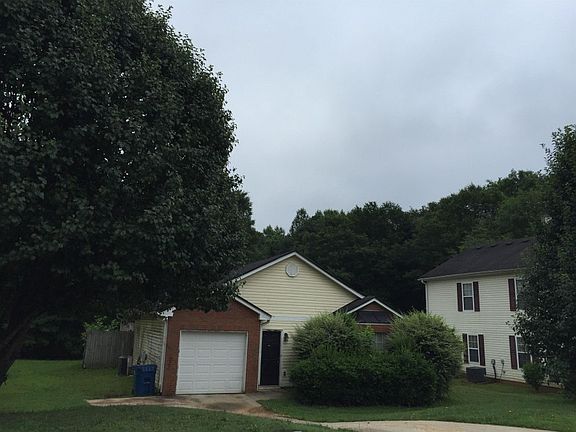 3rd image of 1720 Riverchase Circle East NE