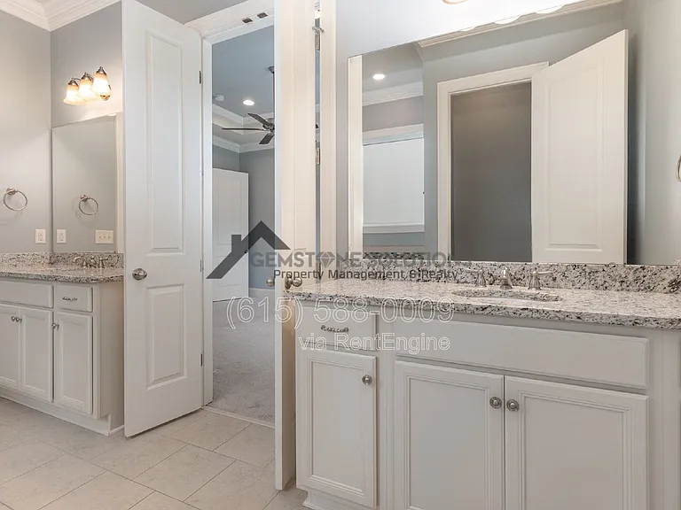 130 Hobbs Dr — Photo 16
