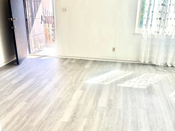 3rd image of 22026 Rockford Rd #1