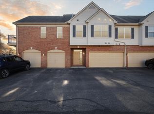 23487 Williamsburg Cir, Trenton, MI 48183