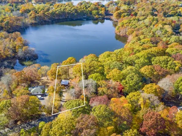 https://photos.zillowstatic.com/fp/06c692b77430e2aee6cc4a229e2637c1-p_e.webp