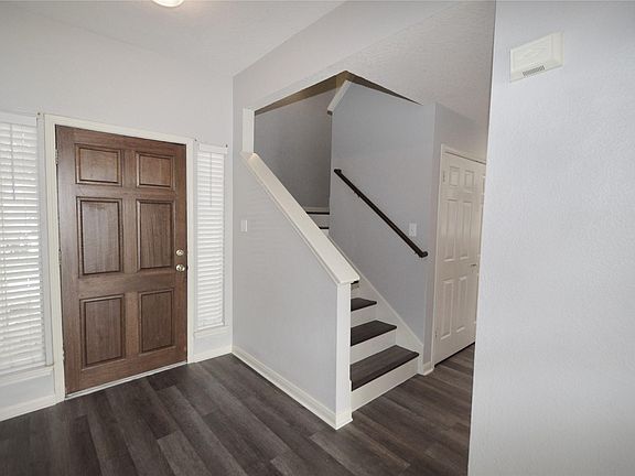 4th image of 6626 Chantalle Dr