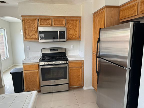 3rd image of 3215 Glancy Dr