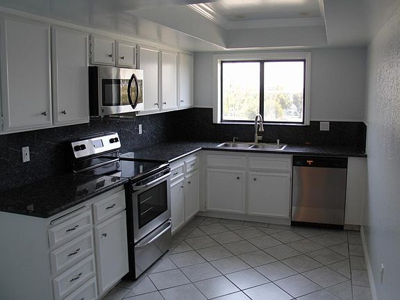 4th image of 645 Balboa Ave #3