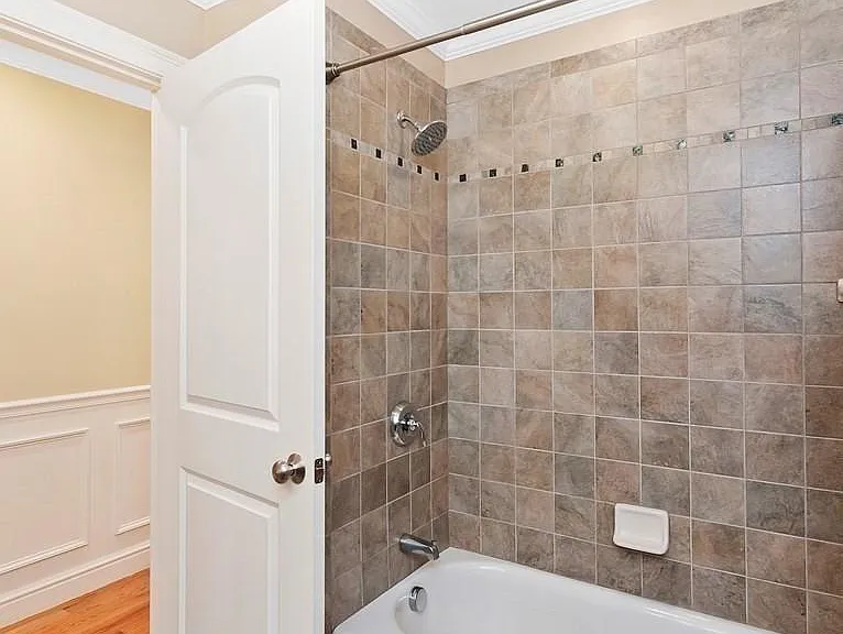 68 Waverley Ave #2 — Photo 12