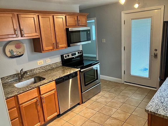 2nd image of 1026 Leawood Dr