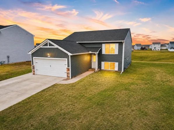 1700 Harper Grove Ln, Vicksburg, MI 49097