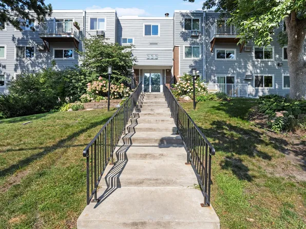 333 8th St SE APT 305, Minneapolis, MN 55414