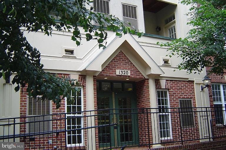 1st image of 1320 N Wayne St APT 201