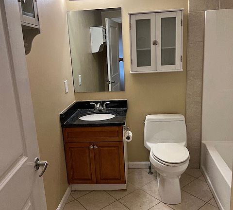 4th image of 82 Harwood St #2