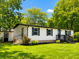 50 Maple Ln, Sandwich, IL 60548