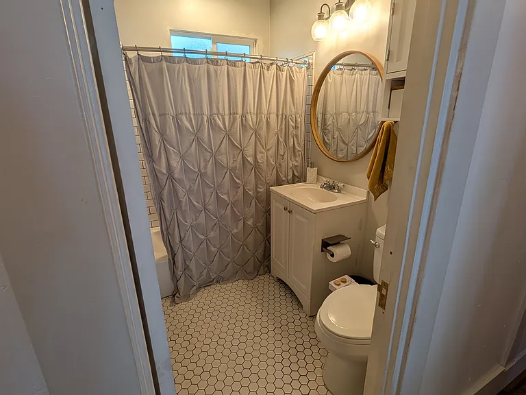 738 N Zeyn St — Photo 6