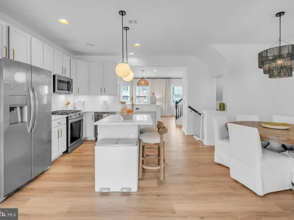 622 Sweetgum Ln, Deptford, NJ 08096