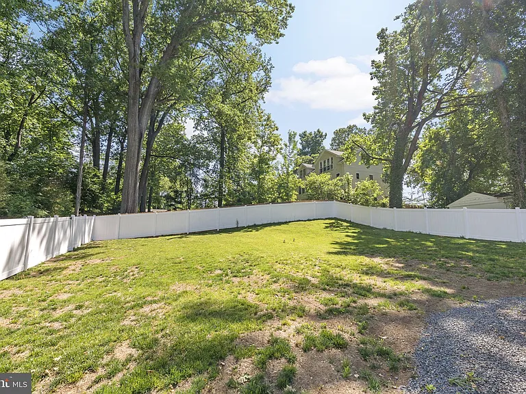 3925 Ashwood Pl — Photo 64