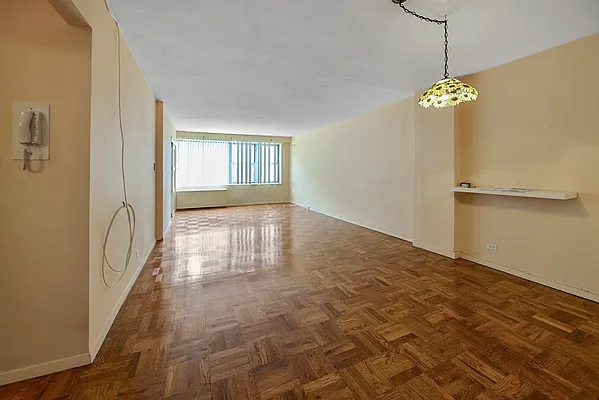 Sold by Trademarko Realty Inc | media 15