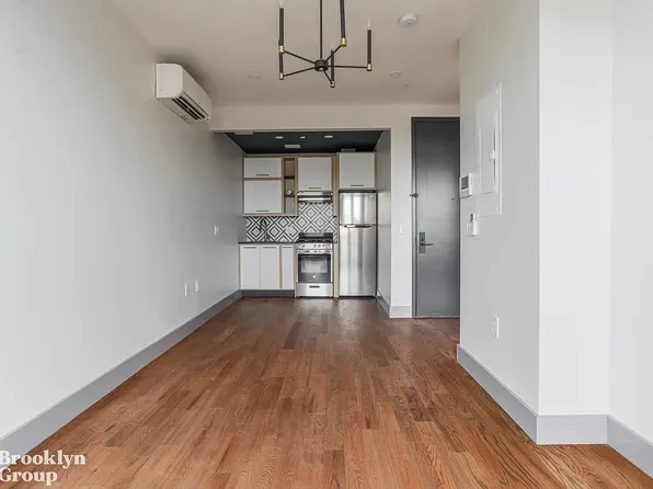 1894 De Kalb Avenue image 2 of 12