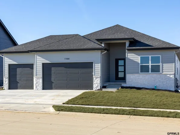 11666 S 124th Ave, Papillion, NE 68046