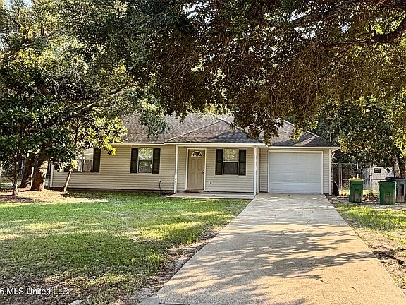 2nd image of 1333 Oak St