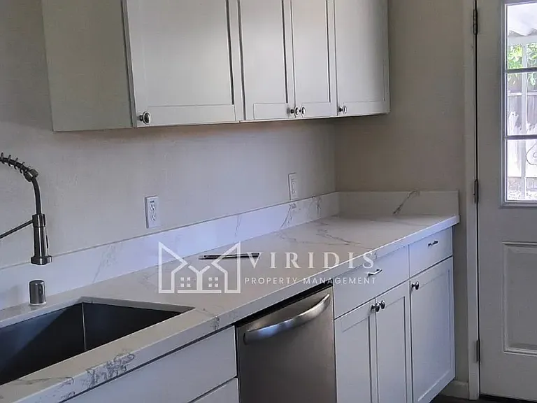 2312 Castro Ln — Photo 6