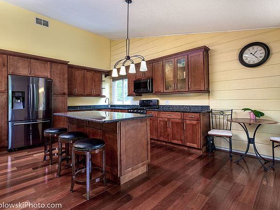 5th image of 1009 Royal Blackheath Ct
