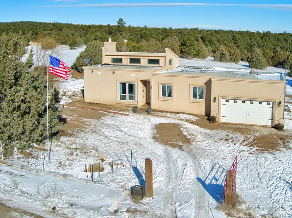68 McGinnis Rd, Tijeras, NM 87059