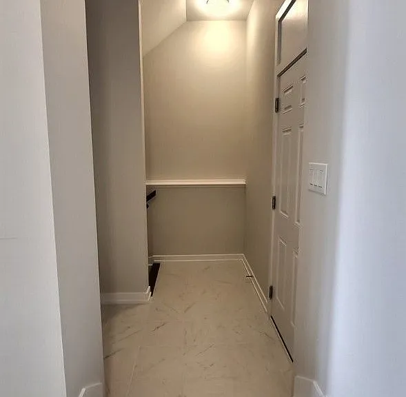 524 Oldenburg Ave — Photo 9