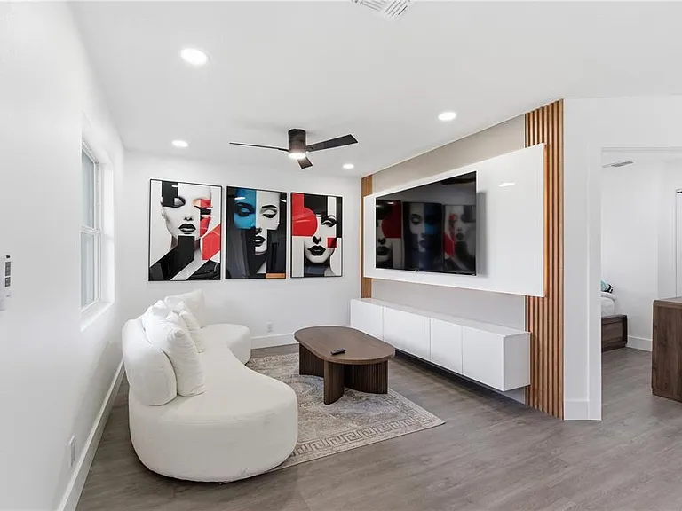 6713 S Mascotte St — Photo 3