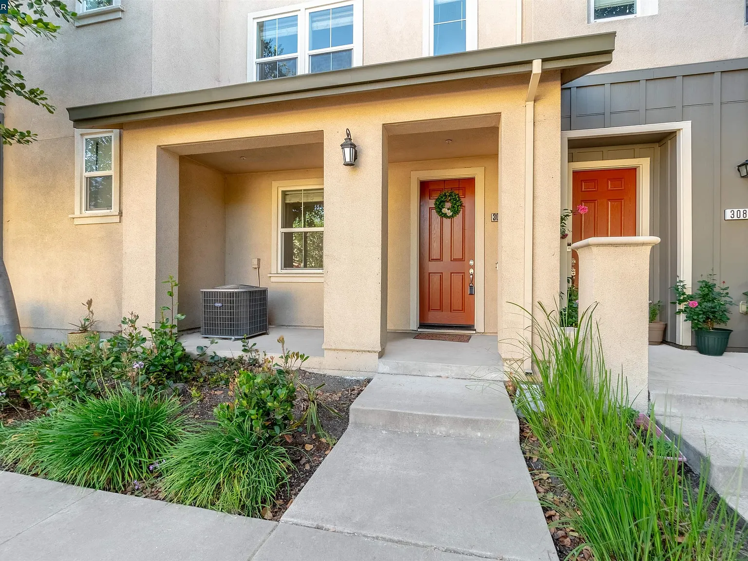 4 bed, 1834 sqft, $3,950 — Photo 3
