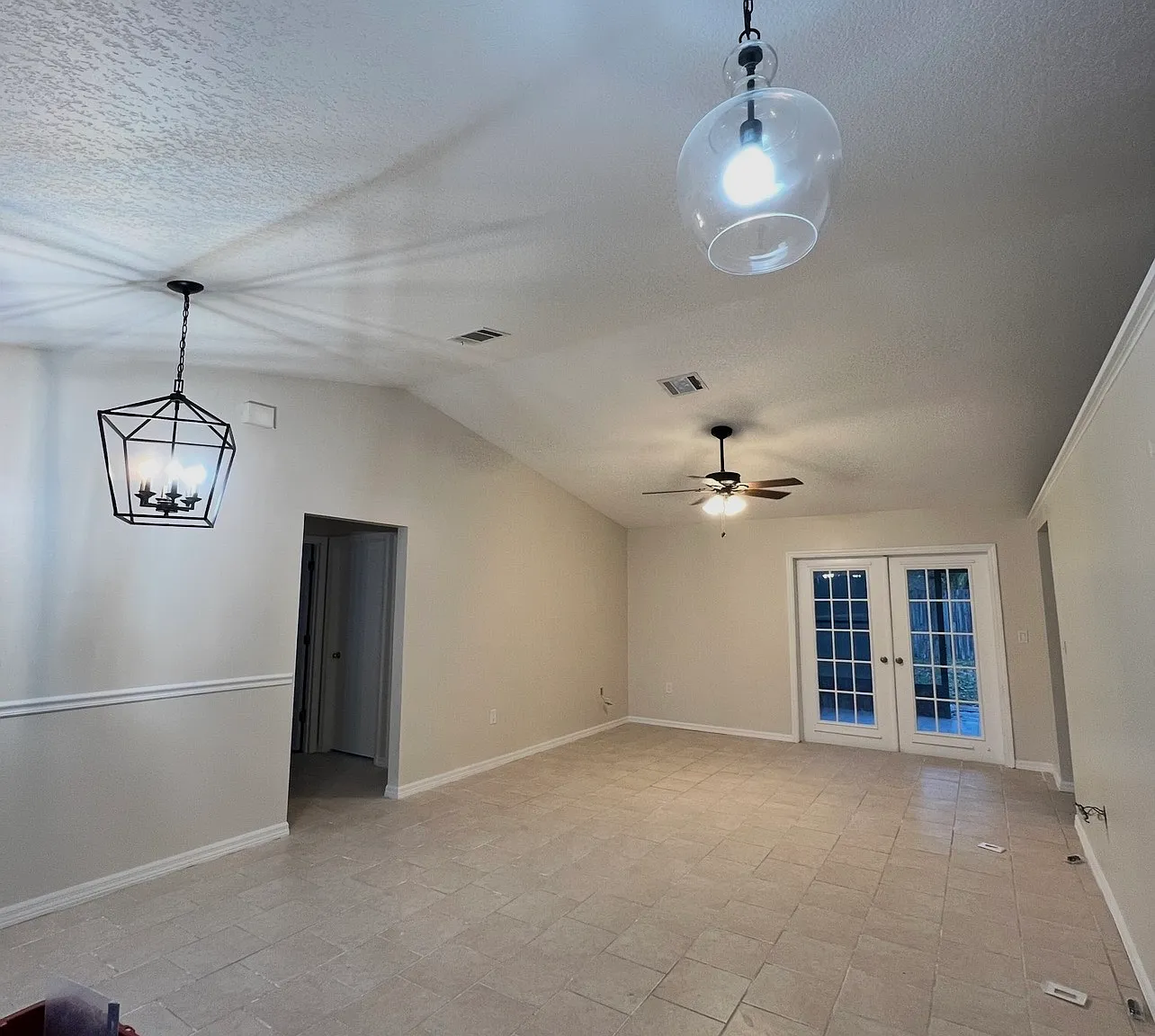 3 bed, 1194 sqft, $1,800 — Photo 2