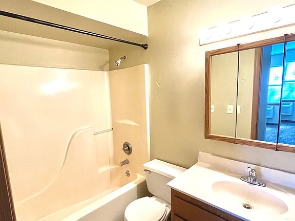5th image of 2650 Sunset Ln APT 5